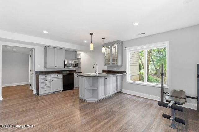 7642 Deer Meadow Dr, Louisville, KY 40241