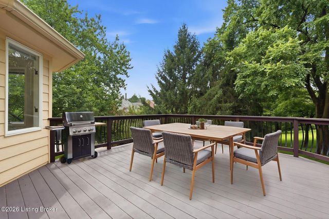 7642 Deer Meadow Dr, Louisville, KY 40241
