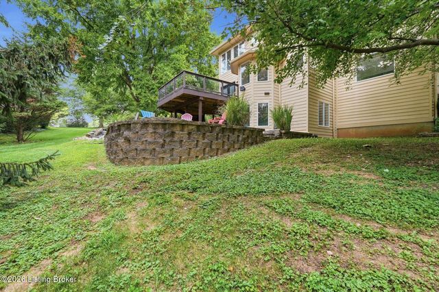 7642 Deer Meadow Dr, Louisville, KY 40241