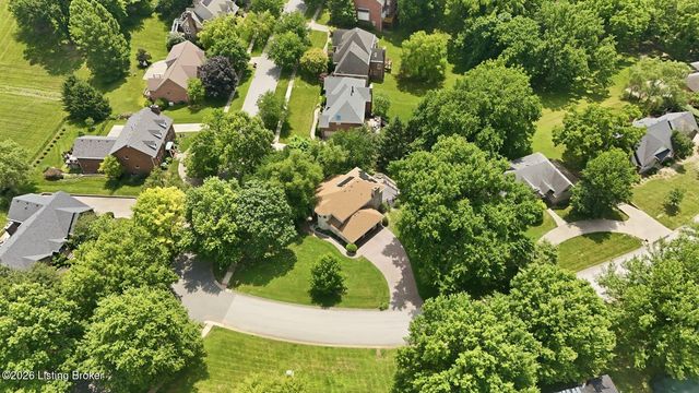 7642 Deer Meadow Dr, Louisville, KY 40241