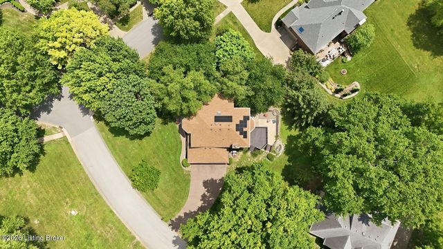 7642 Deer Meadow Dr, Louisville, KY 40241