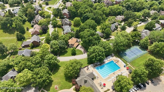 7642 Deer Meadow Dr, Louisville, KY 40241