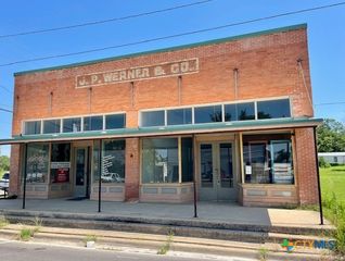 412 W Batte Street B, Cameron, TX 76520