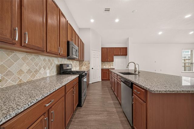 10051 Cimarron Canyon Lane, Magnolia, TX 77354