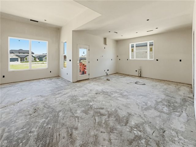 6800 Basswood Avenue, Bentonville, AR 72713