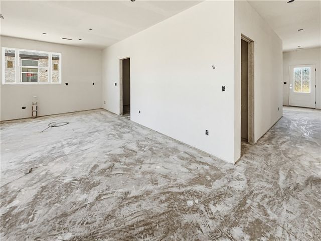 6800 Basswood Avenue, Bentonville, AR 72713