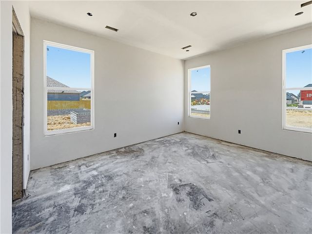 6800 Basswood Avenue, Bentonville, AR 72713