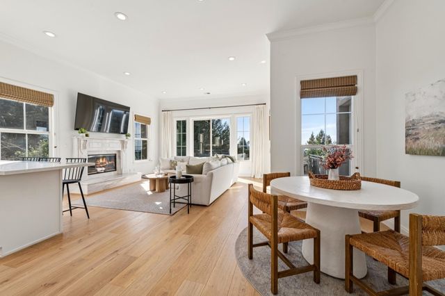 6194 Mazuela Dr, Oakland, CA 94611