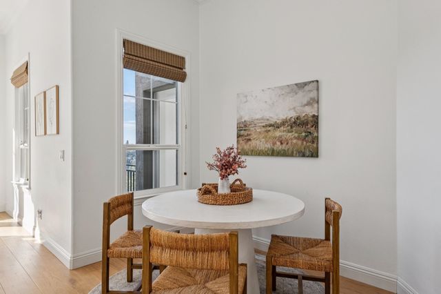 6194 Mazuela Dr, Oakland, CA 94611