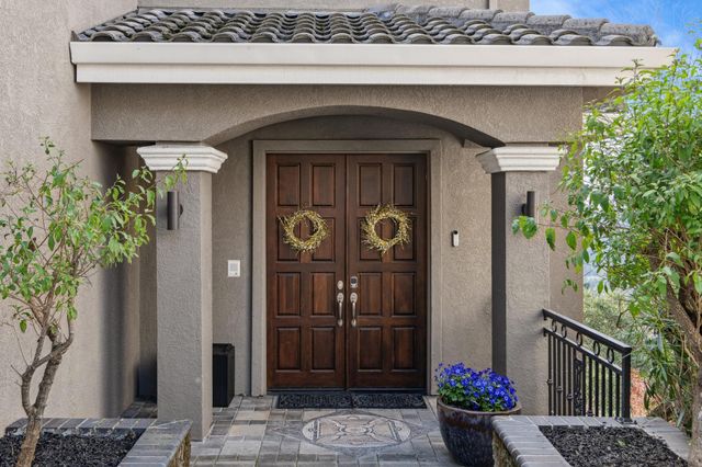 6194 Mazuela Dr, Oakland, CA 94611