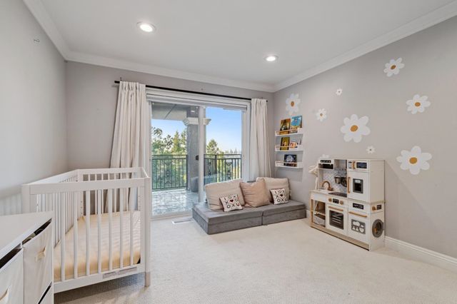 6194 Mazuela Dr, Oakland, CA 94611