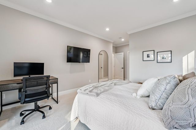 6194 Mazuela Dr, Oakland, CA 94611