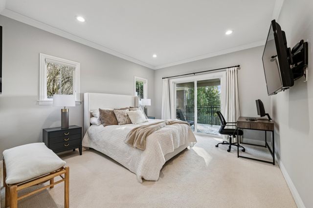 6194 Mazuela Dr, Oakland, CA 94611