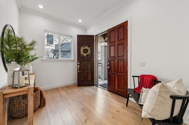 6194 Mazuela Dr, Oakland, CA 94611