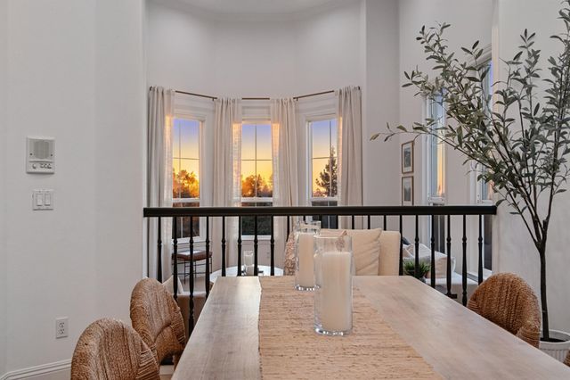 6194 Mazuela Dr, Oakland, CA 94611