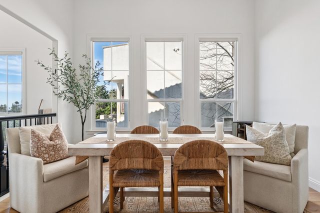 6194 Mazuela Dr, Oakland, CA 94611