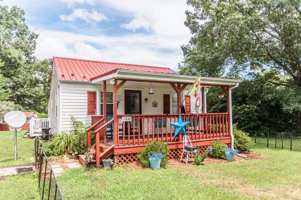 17441 Leesville Road, Evington, VA 24550