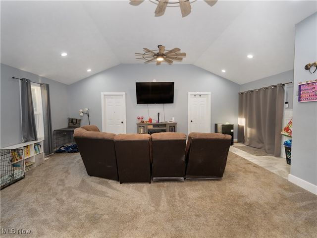 4391 Sandy Lake Road, Ravenna, OH 44266