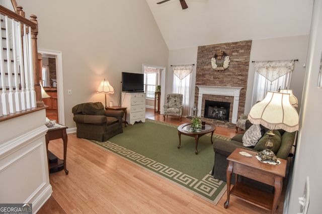 1200 WHITE OAK Way, Griffin, GA 30224