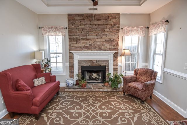 1200 WHITE OAK Way, Griffin, GA 30224