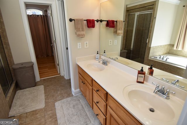 1200 WHITE OAK Way, Griffin, GA 30224