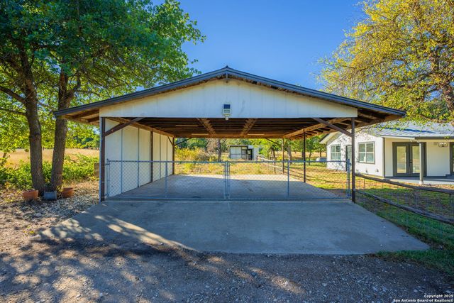 28 Ruger Rd, Fredericksburg, TX 78624