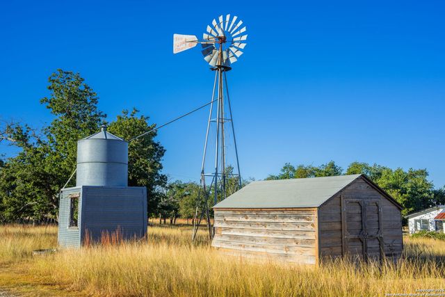 28 Ruger Rd, Fredericksburg, TX 78624