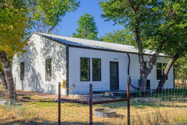 28 Ruger Rd, Fredericksburg, TX 78624