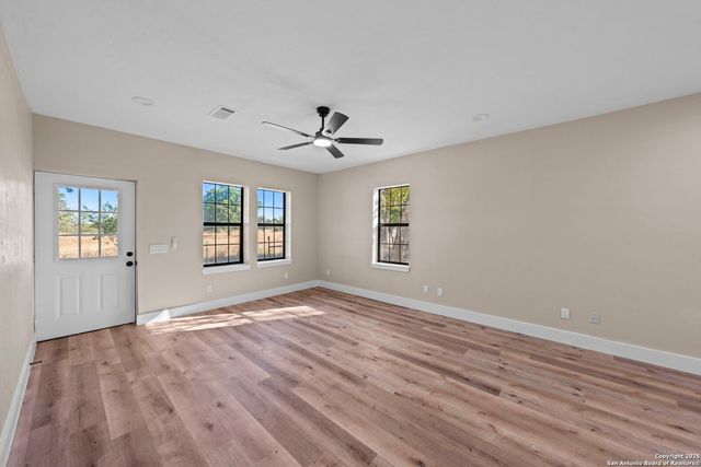 28 Ruger Rd, Fredericksburg, TX 78624