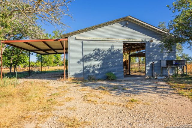 28 Ruger Rd, Fredericksburg, TX 78624