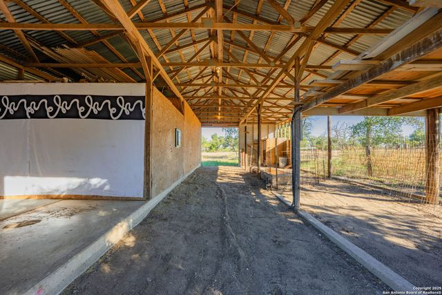 28 Ruger Rd, Fredericksburg, TX 78624