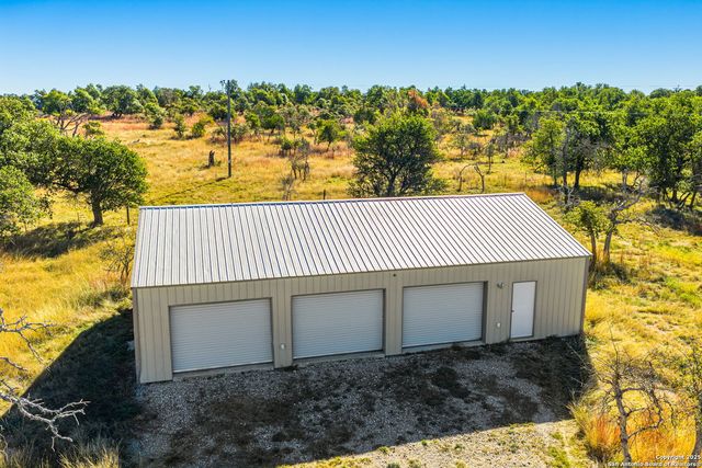 28 Ruger Rd, Fredericksburg, TX 78624