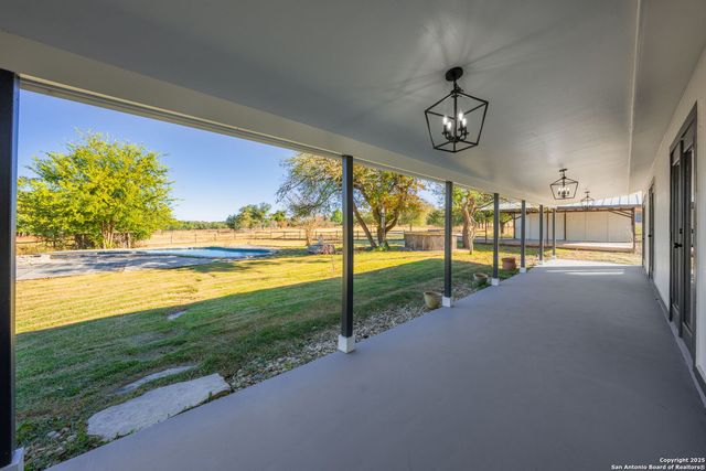 28 Ruger Rd, Fredericksburg, TX 78624