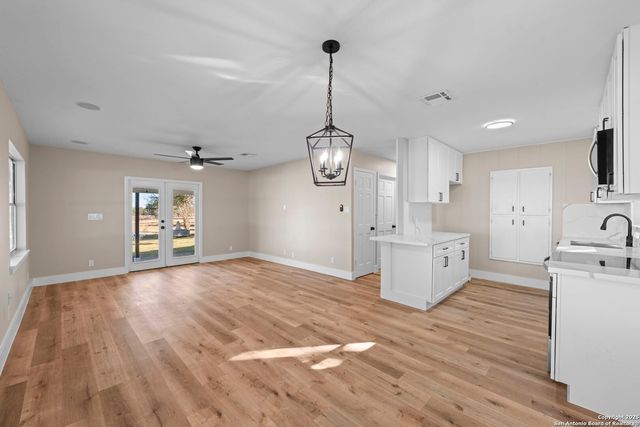 28 Ruger Rd, Fredericksburg, TX 78624