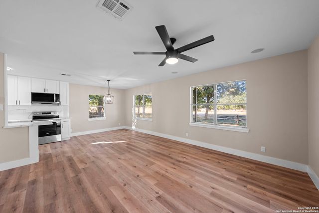 28 Ruger Rd, Fredericksburg, TX 78624