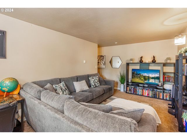 1441 Ne PAROPA Ct Se, Gresham, OR 97030