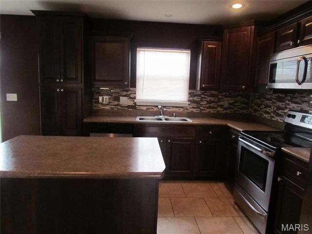 16233 Hershey Road, St Robert, MO 65584