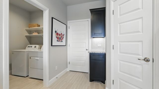 1919 CHEROKEE Lane, Cleburne, TX 76033