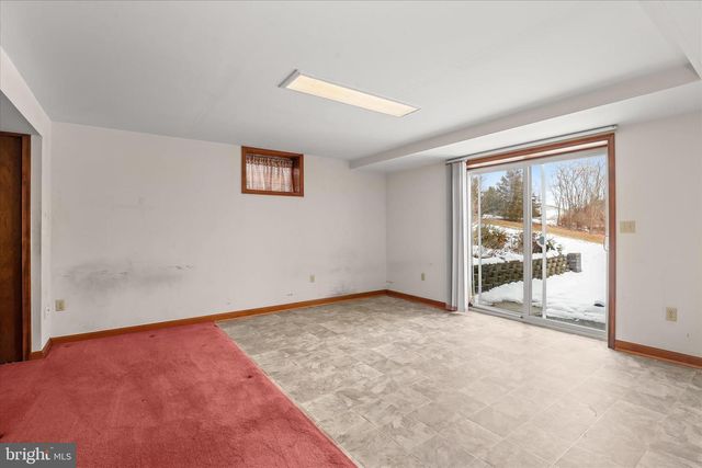 516 STONE RD, Westminster, MD 21158