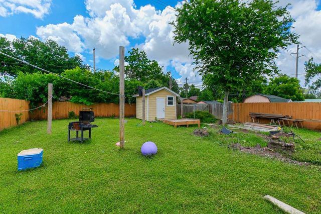 9414 Ashville Drive, Houston, TX 77051