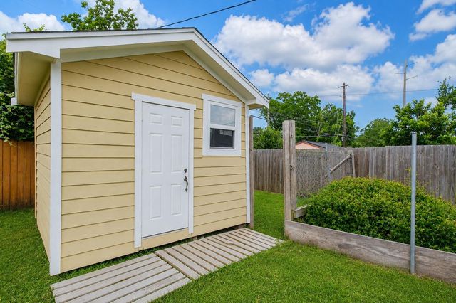 9414 Ashville Drive, Houston, TX 77051