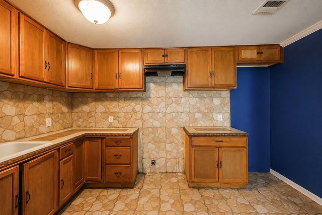 9414 Ashville Drive, Houston, TX 77051