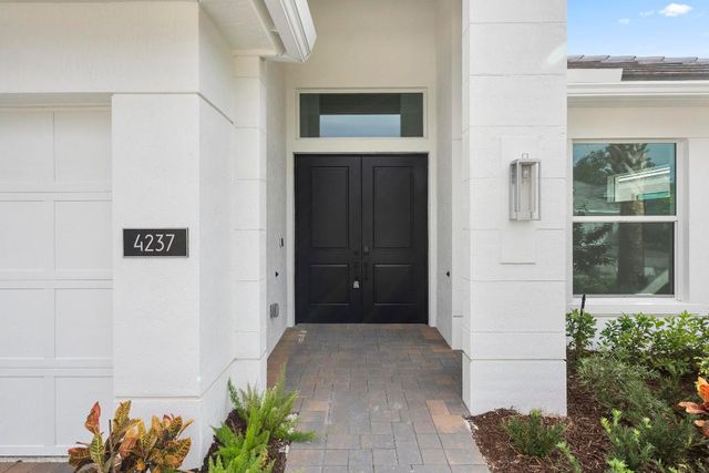 4237 Lucaya Pointe Way, Vero Beach, FL 32967
