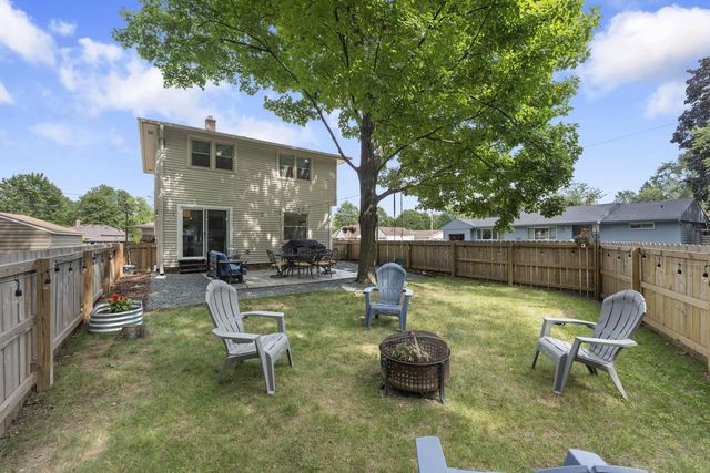 1090 W La Salle AVENUE, Glendale, WI 53209