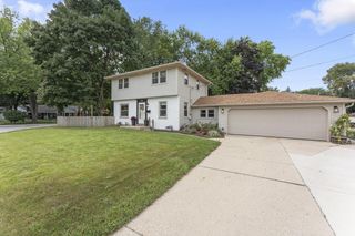 1090 W La Salle AVENUE, Glendale, WI 53209