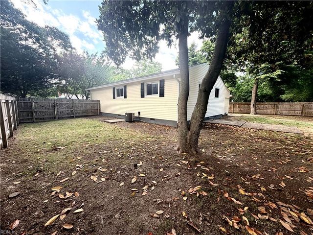 1617 Bill ST, Norfolk, VA 23518