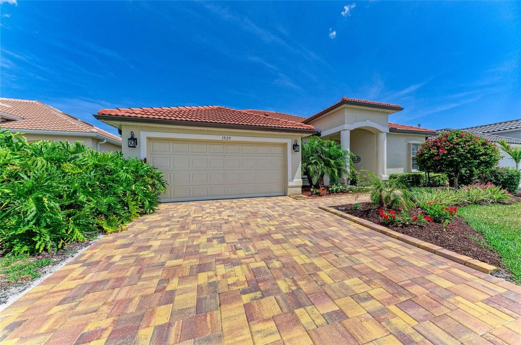 1920 COCONUT PALM CIRCLE, North Port, FL 34288