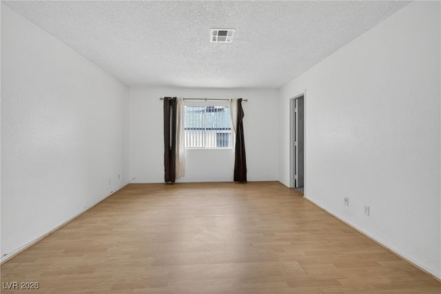 2430 Old Forge Lane 102, Las Vegas, NV 89121