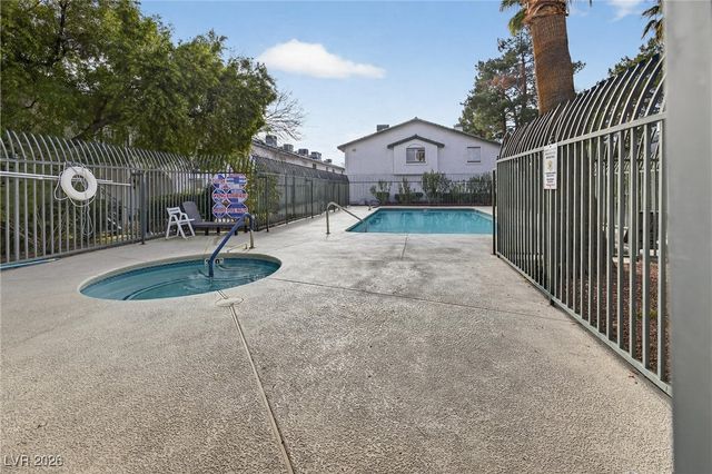 2430 Old Forge Lane 102, Las Vegas, NV 89121