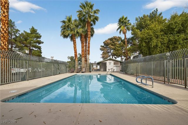 2430 Old Forge Lane 102, Las Vegas, NV 89121